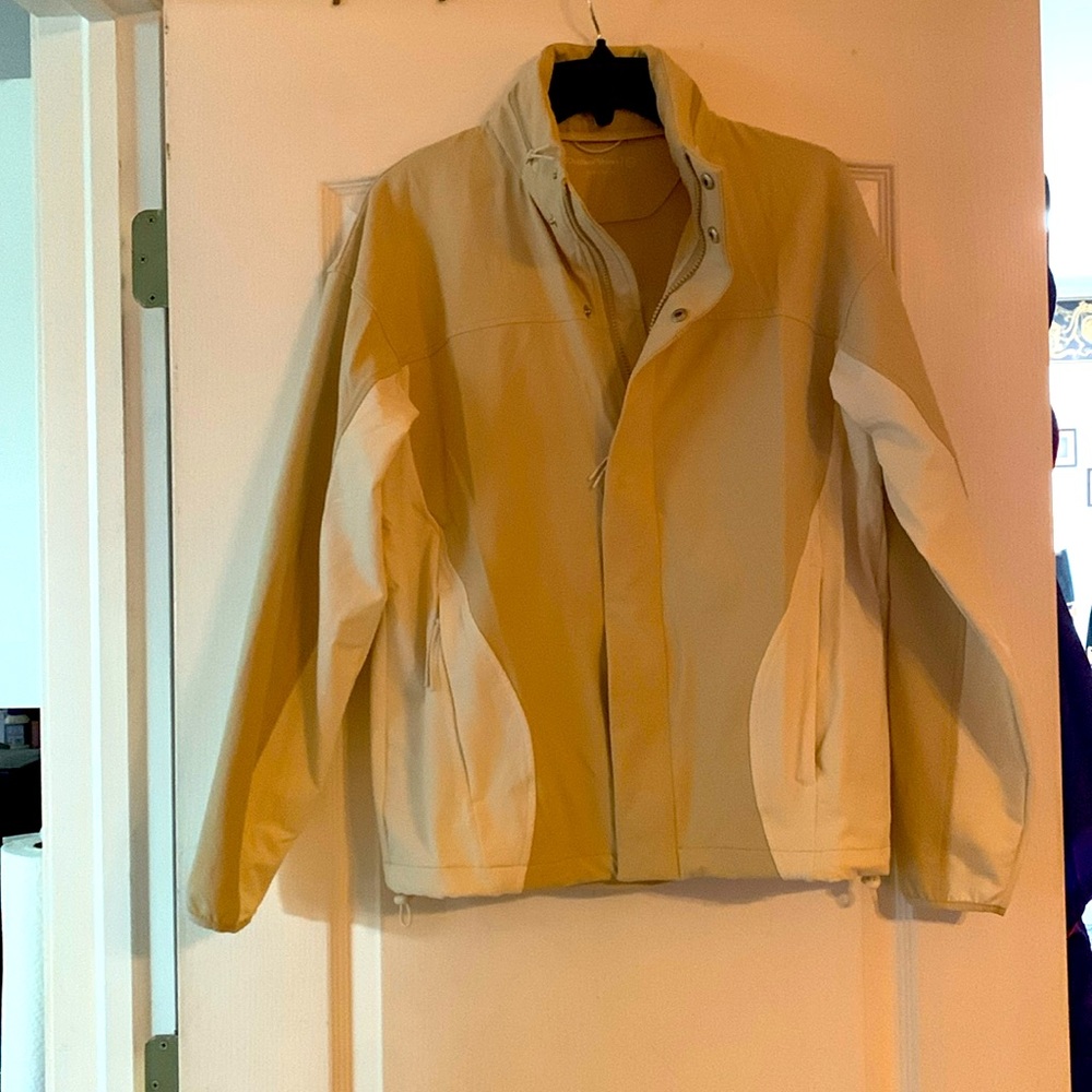 NWT Women’s water-repellent jacket BY OUTDOOR VOICES Size XXS
